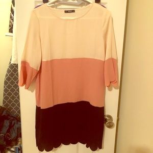 Tri-colored scalloped dress